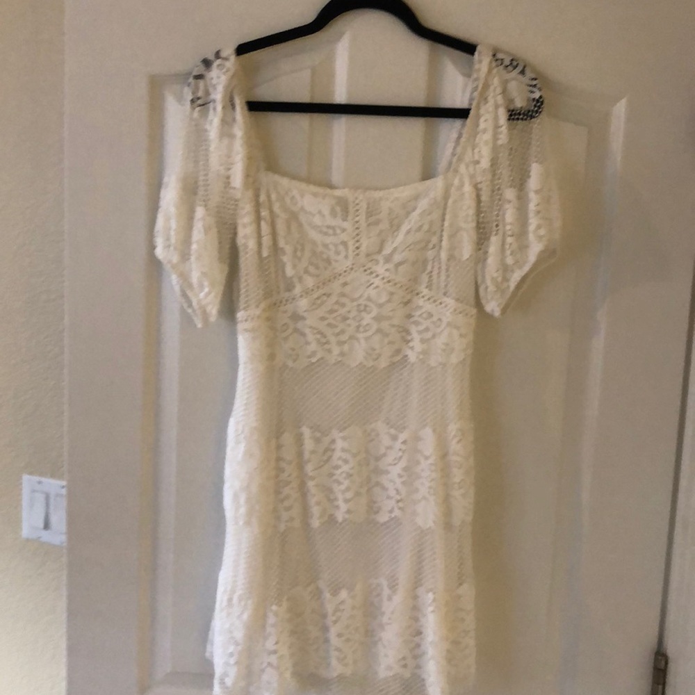 Only worn once for engagement pictures